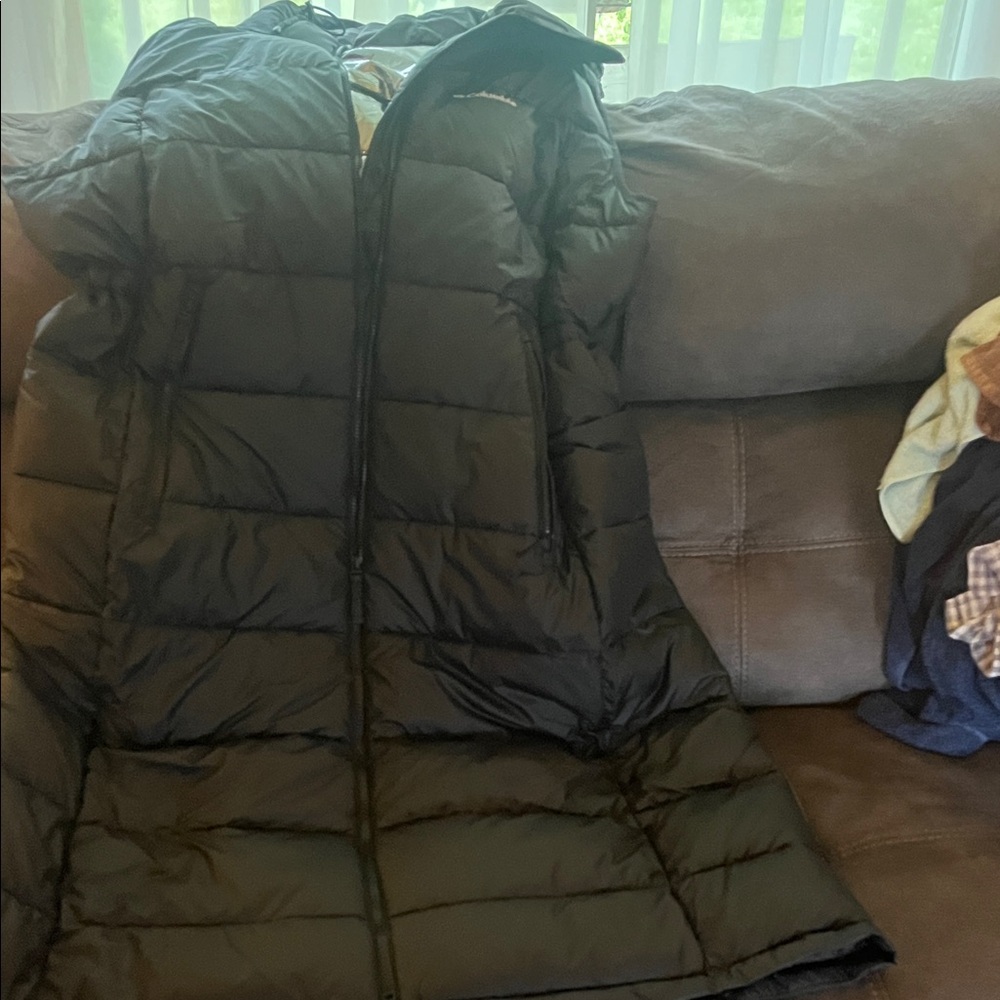 Columbia Black Insulated Vest